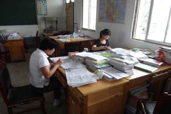 徐圩乡中心小学――留守学生的读书沙龙