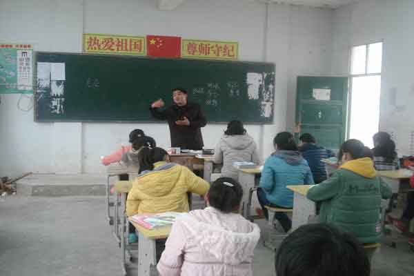 怀远县开展义务教育阶段新课标新教材培训工作