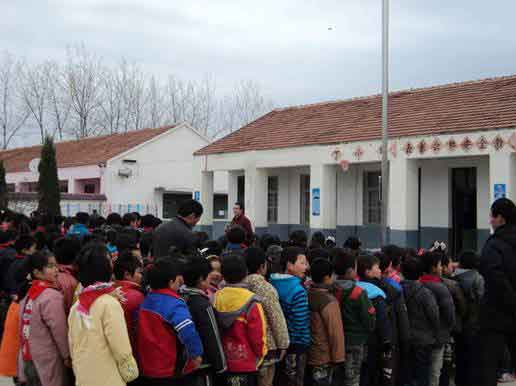 居安思危 有备无患－－姚山中学举行地震应急疏散演练活动